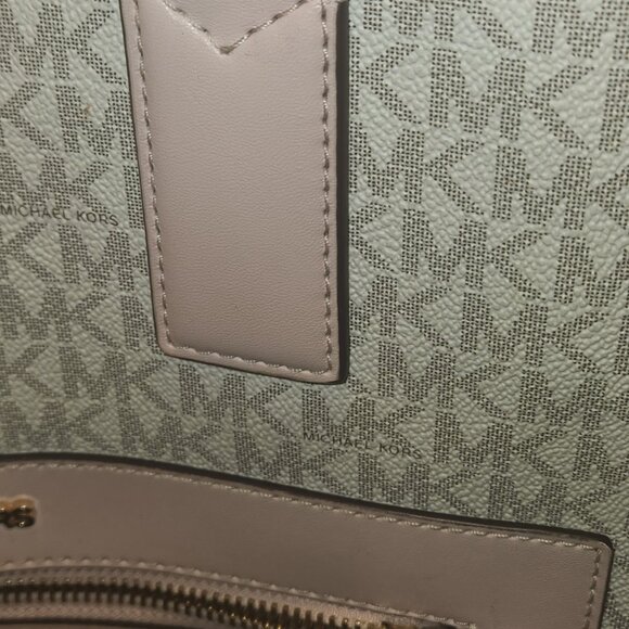 Michael Kors Kenly Tote - Picture 12 of 16